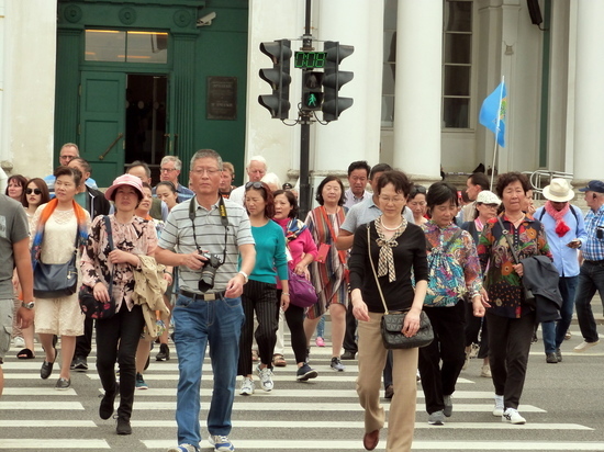 Китайские туристы начали возвращаться в Петербург после COVID-пандемии