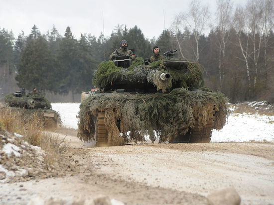 NATO на laquo;Рамштайне переругалось из-за поставок танков на Украину