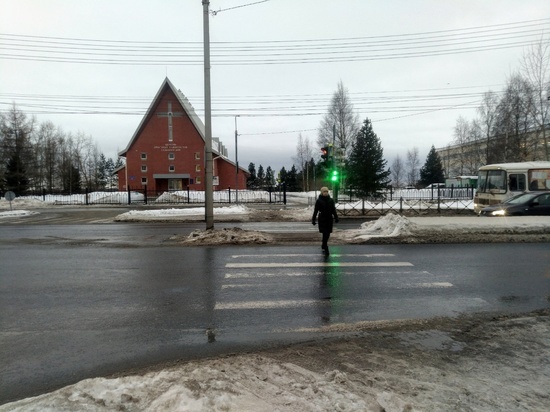 На оживленном перекрестке Архангельска появилась пешеходная фаза