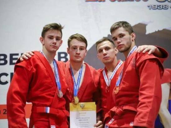 Три серебряные медали получили подмосковные спортсмены на первенстве России по самбо