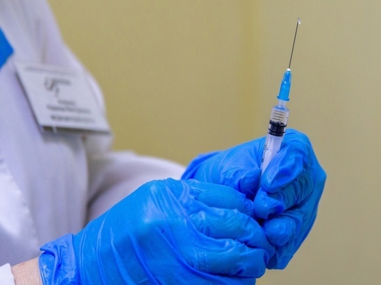С начала 2023 года прививку от коронавируса поставили 4 510 жителей Томской области