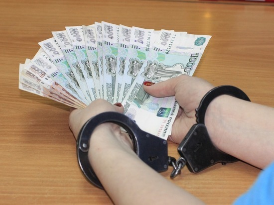 В Курской области кассир магазина присвоила себе полмиллиона рублей