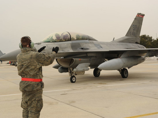 Нидерланды рассмотрят возможность передачи Украине истребителей F-16