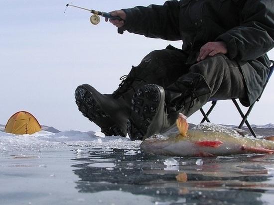 Серпуховичам напомнили о правилах безопасности на зимней рыбалке