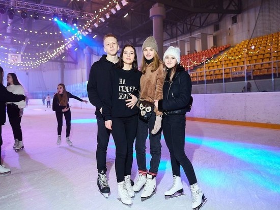 Студентов Мурманской области приглашают кататься на коньках под светомузыку