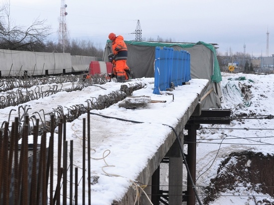 Мэр Великого Новгорода проверил ход работ на строительных объектах