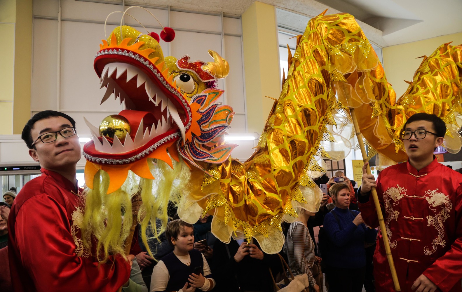 Chinese New Year was celebrated in Moscow: dragons, dances and dresses