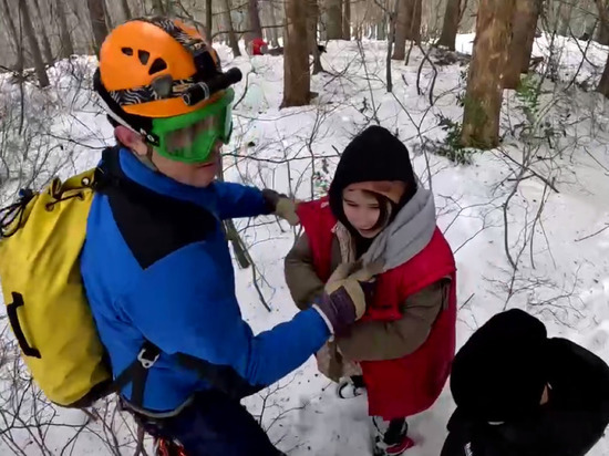 Появилось яркое видео спасения туристов, застрявших на воздушном шаре в Сочи