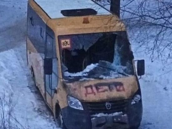 Под Ярославлем вспыхнул школьный автобус