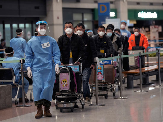 Эпидемиолог: до 80 процентов китайского населения заразилось коронавирусом
