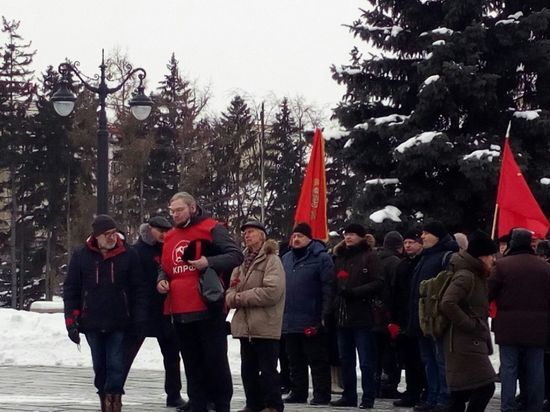 Омские коммунисты почтили память Ленина в годовщину его смерти