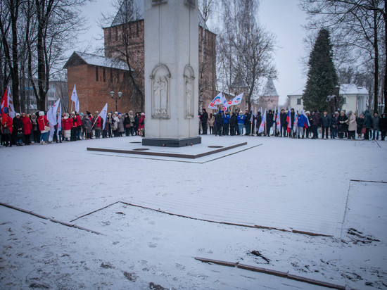 В Смолeнскe прошёл митинг в поддeржку провeдeния Спeциальной воeнной опeрации