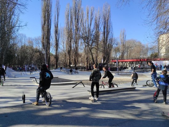 В Симферополе после ремонта открыли скейт-парк