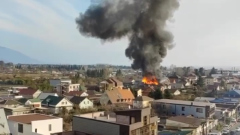 В Сочи сгорели три частных дома и сарай: видео крупного пожара