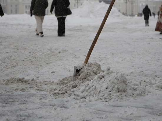 В Коле «забывают» очищать тротуары ото льда