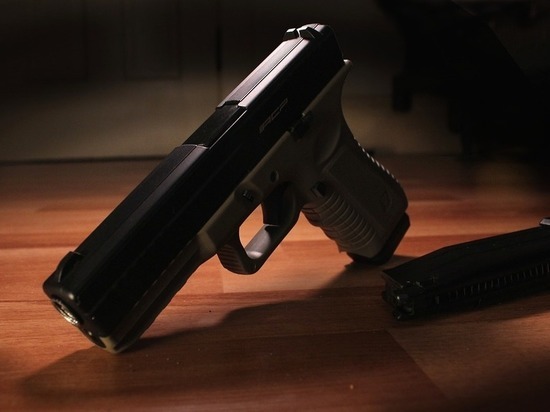 В школу Новоалтайска ворвался бывший ученик с игрушечным пистолетом