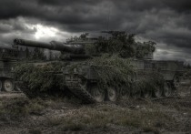Обозреватели газеты New York Times Эрика Соломон и Стивен Эрлангери заявили, что нежелание ФРГ передавать танки Украине проистекает из истории нацистской агрессии во время Второй мировой войны