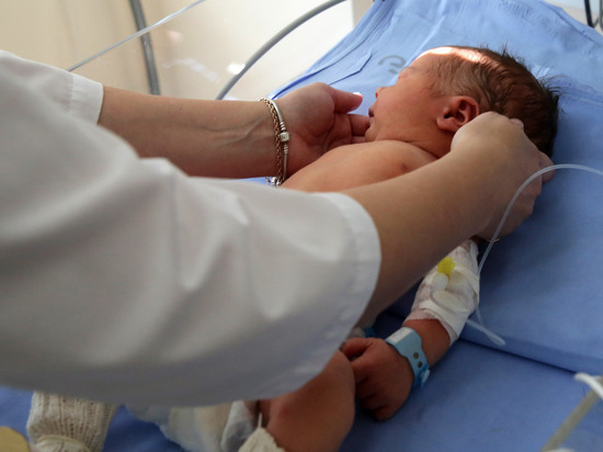 Пестовские врачи спасли жизнь молодой маме и ее новорожденному ребенку
