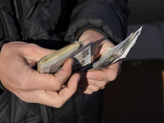 26-летний волгоградец похитил у пенсионера более 1 млн рублей