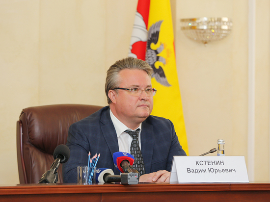 Мэр Воронежа Вадим Кстенин предоставил все документы на конкурс по отбору нового главы города