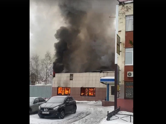 В Ярославле горит АТП