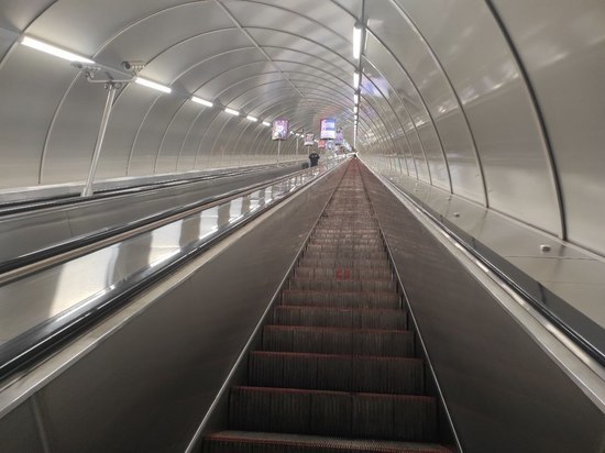 Ремонт станции метро «Ладожская» могут перенести на неопределенный срок