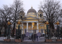 Панихида прошла в Спасо-Преображенском соборе, похоронили журналиста Бэллу Куркову на Смоленском кладбище.
