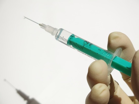 «Прививка виновата»: в Германии резко возросло количество внезапных смертей в день