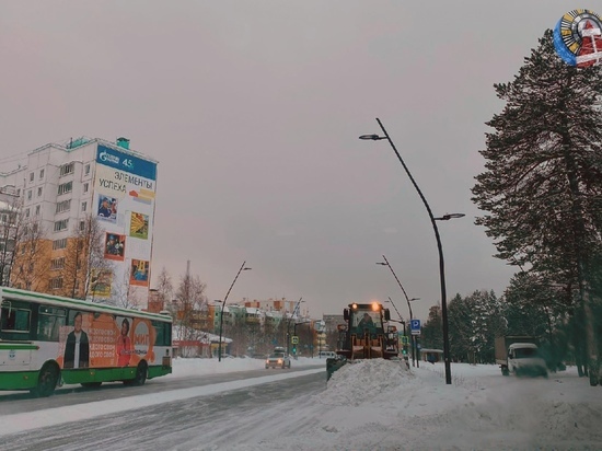 Выпало рекордное количество снега: в Ноябрьске улицы чистят круглосуточно