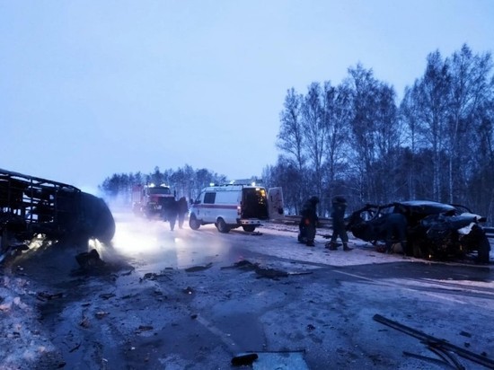 Четыре человека погибли в аварии со скорой помощью под Новосибирском