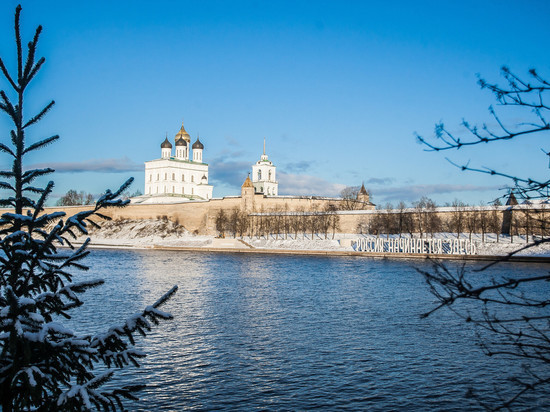 Теплотрассу проложат к колокольне Троицкого кремля в Пскове