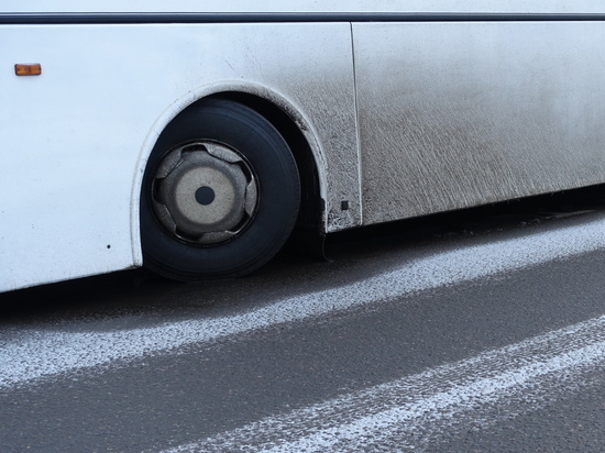 Движение автобусов остановили на участке федеральной дороги на Сахалине