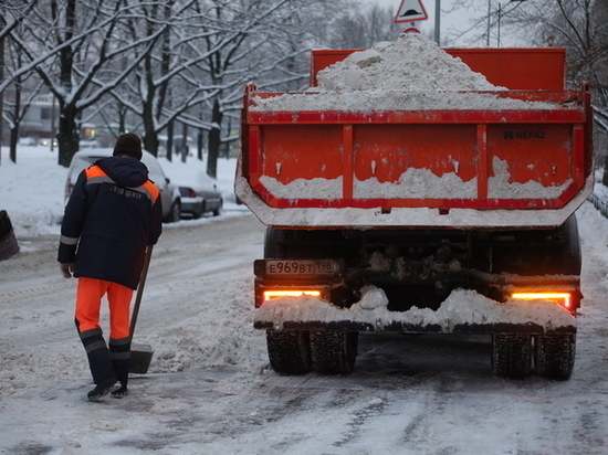 Новгородцев предупредили о гололеде на дорогах в конце текущей недели