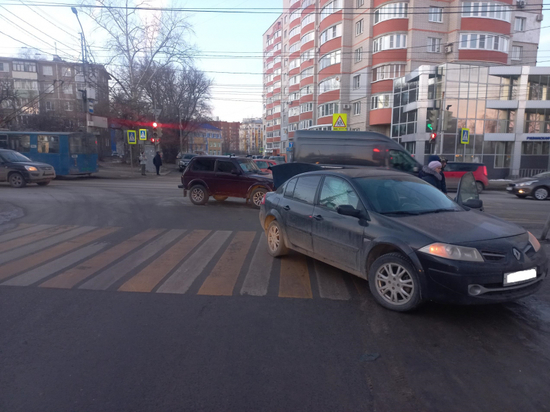 В ДТП на улице Семашко в Рязани пострадала двухлетняя пассажирка Renault