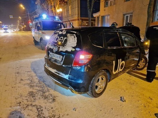 Таксист UBER пострадал в ночном ДТП в Южно-Сахалинске