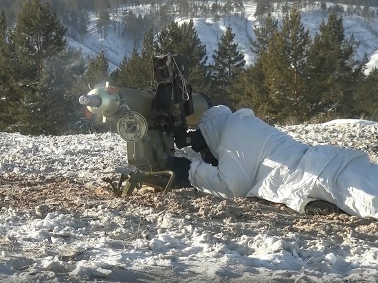 Бойцы штурмовых групп тренируются обращаться с ПТУР под Улан-Удэ