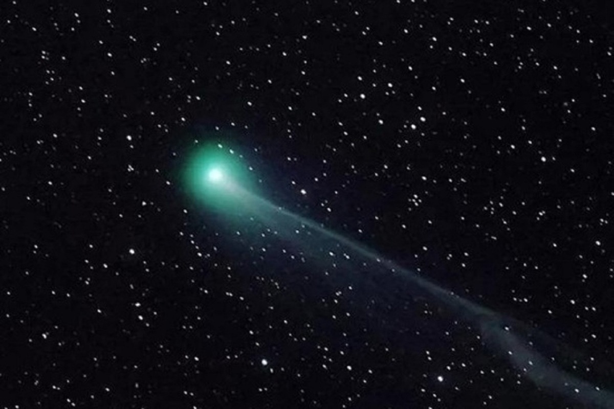 Где можно увидеть комету сегодня. Кометы. Зеленая Комета. Комета в небе. Комета 2022.