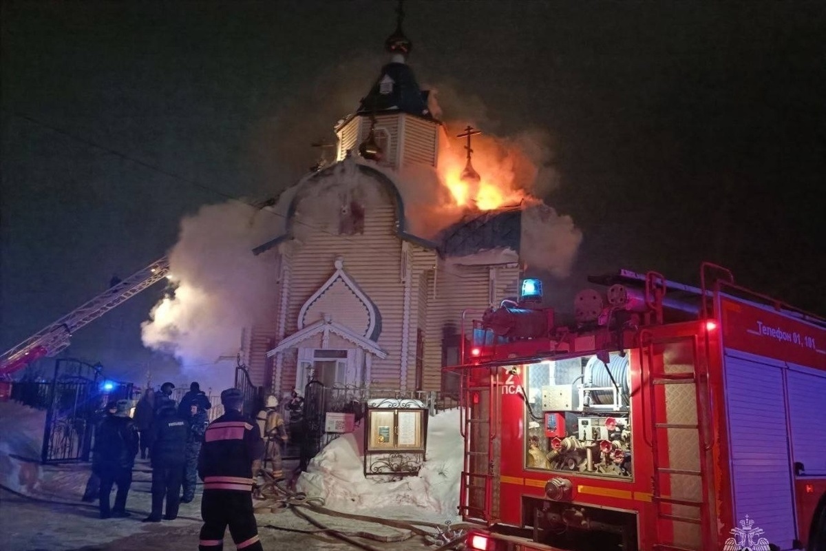 В Кирове произошел крупный пожар в Феодоровской церкви - МК Киров