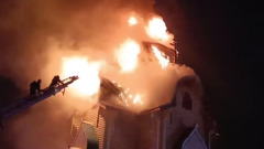В Кирове в центре города сгорела деревянная церковь: видео