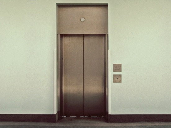 Нижегородская прокуратура организовала проверку после нападения на мальчика в лифте