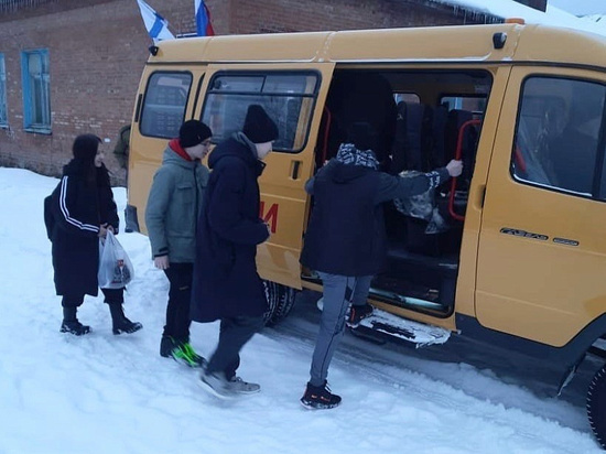 Автопарки школ Вельского района пополнились новыми автобусами