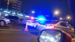 На севере Москвы "Газель" сбила троих пешеходов: видео с места аварии