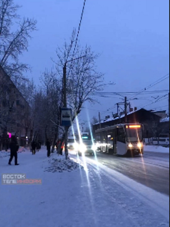В Улан-Удэ скопились пять трамваев в пробке