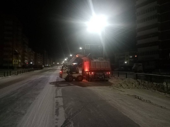 В Улан-Удэ с одной улицы вывезли 34 КАМАЗа снега
