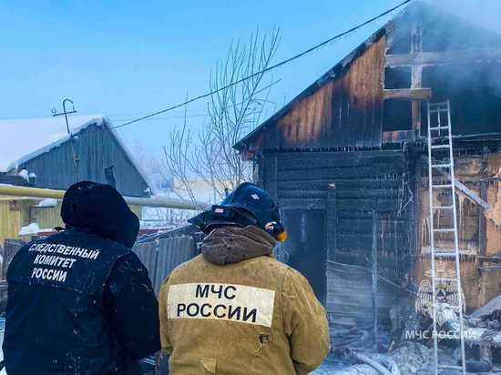 На пожаре в якутском селе Майя погибли три человека