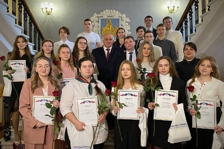 В Татьянин день губернатор Костромской области вручил областные премии 20 студентам