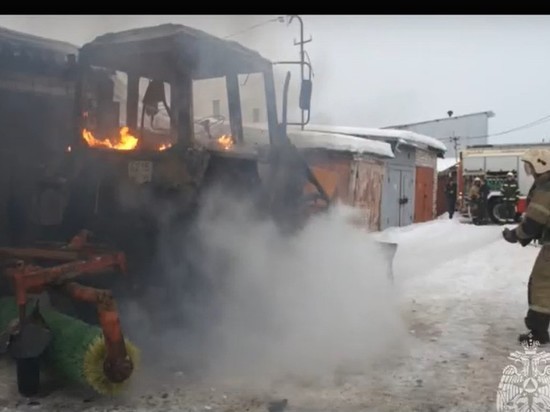 В Йошкар-Оле огонь уничтожил трактор