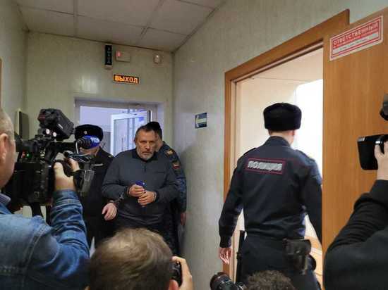 Суд избрал меру пресечения для экс-директора новосибирского театра "Красный факел"