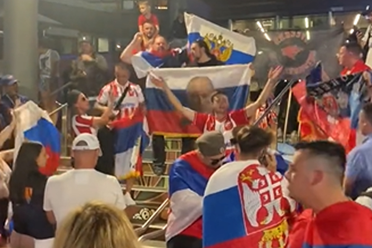 Djokovic's father was photographed with the Russian flag after his son's victory over Rublev