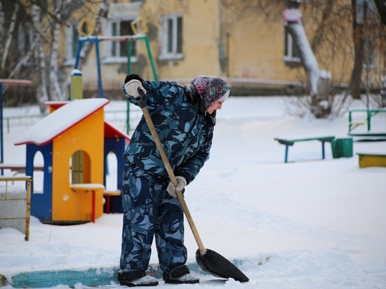 "Ситуация напряженная": Томск не справляется с уборкой снега, выпавшего зимой 2023 года